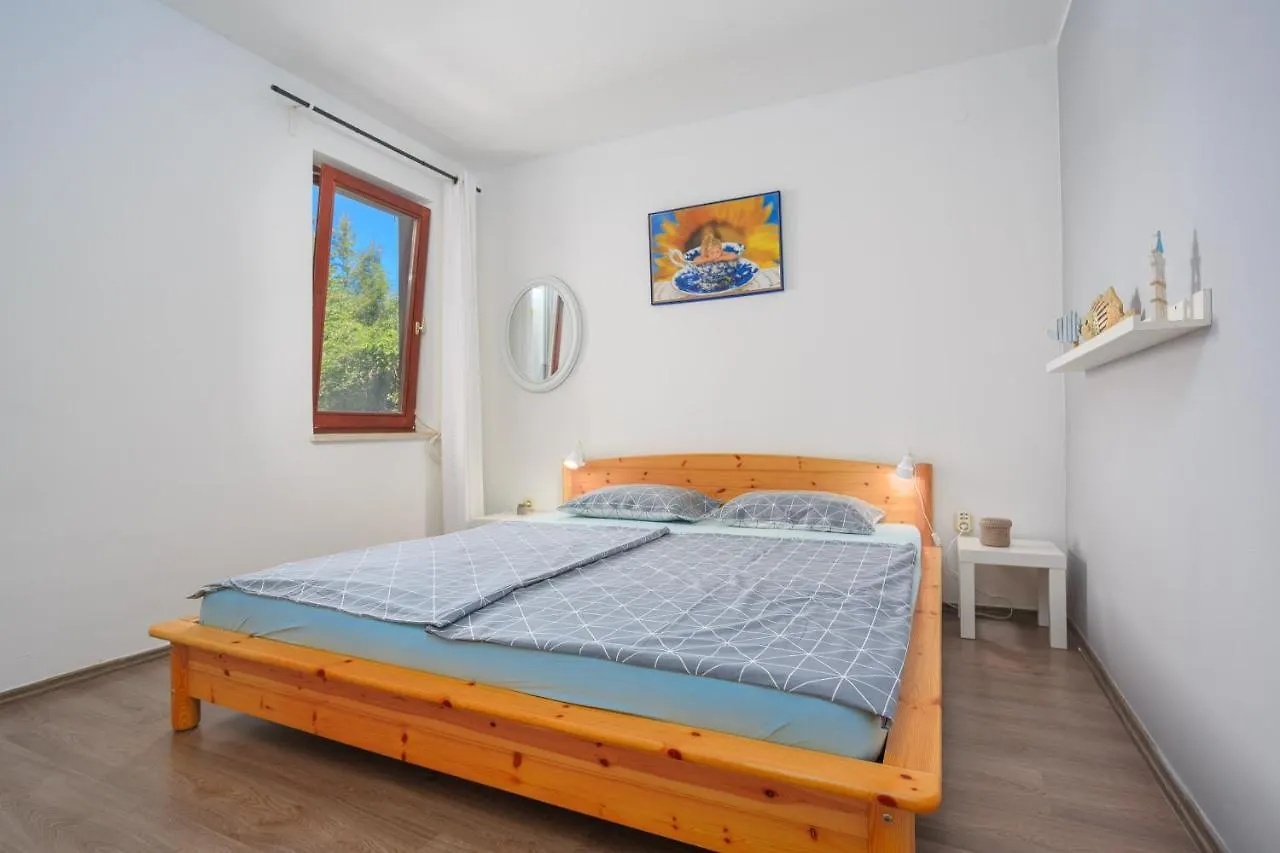 Apartments With A Parking Space Njivice, Krk - 20542 Njivice