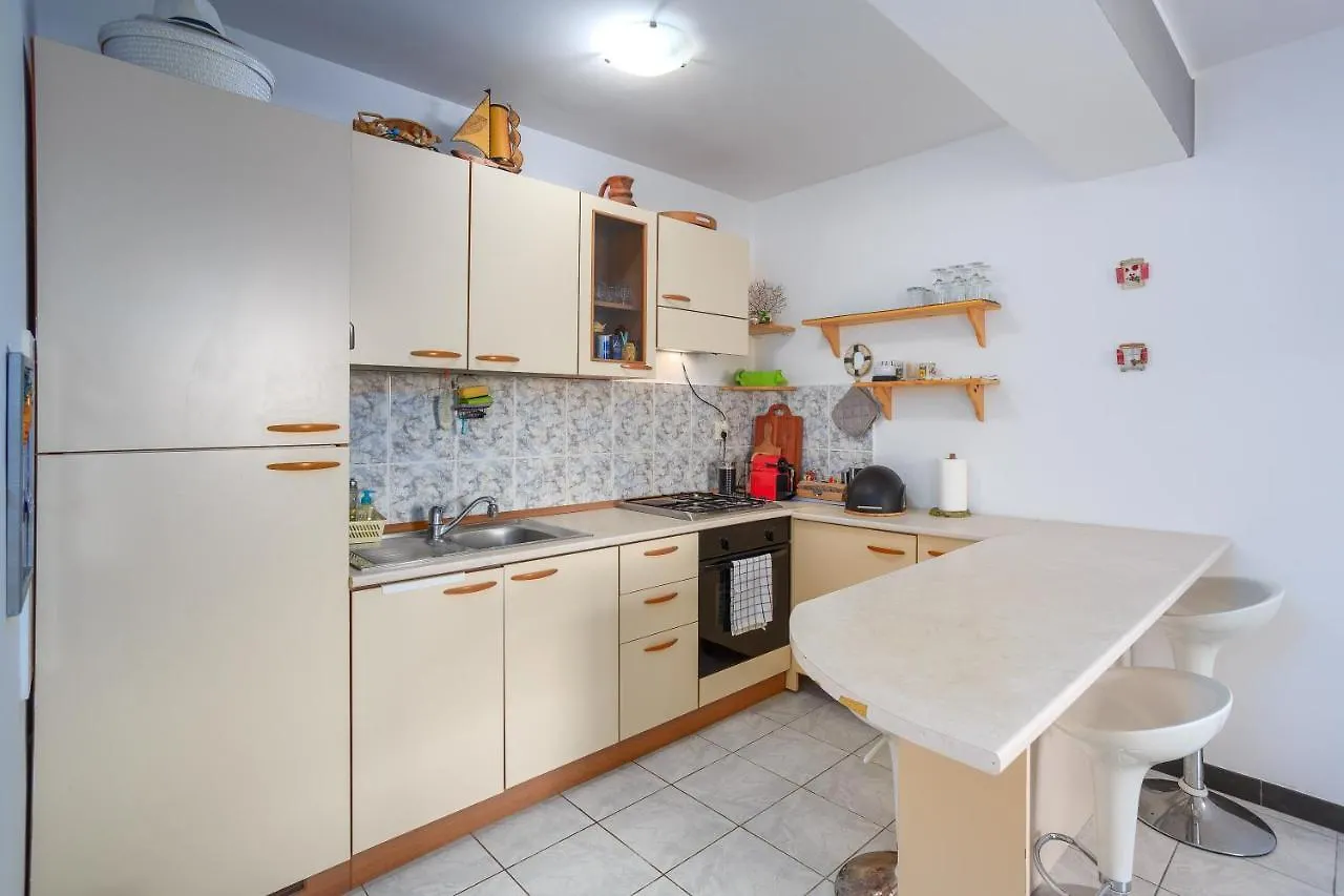 Apartments With A Parking Space Njivice, Krk - 20542  Njivice