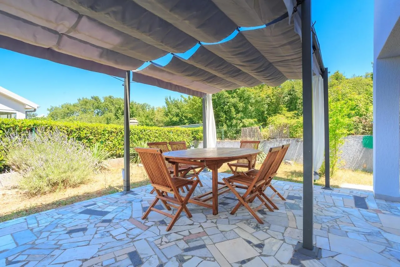 Apartments With A Parking Space Njivice, Krk - 20542 Croatia